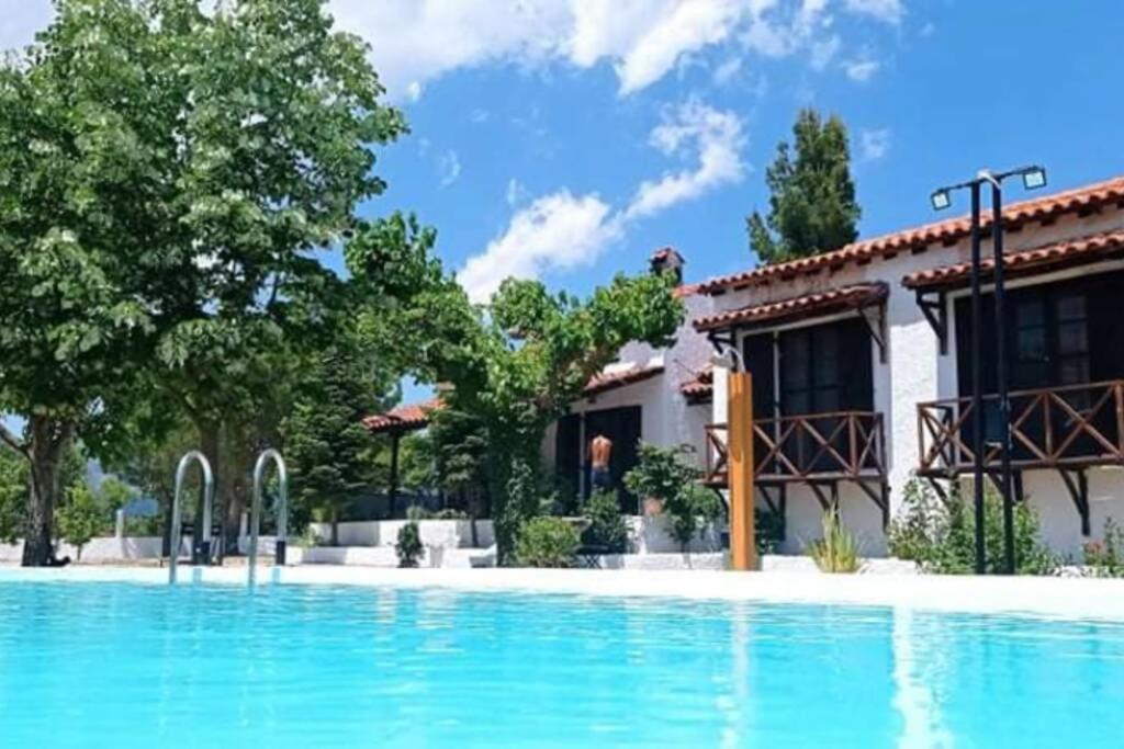 Villa Αρχοντικο Στουσ Προποδεσ Του Ορουσ Διρφυσ Loutsa  Exterior foto