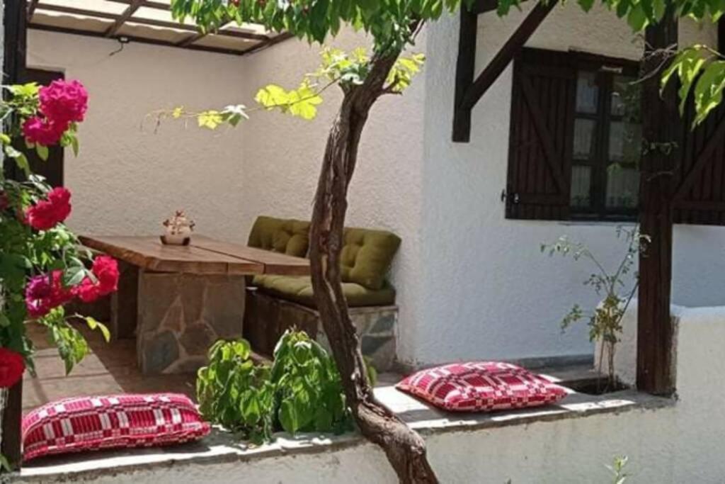 Villa Αρχοντικο Στουσ Προποδεσ Του Ορουσ Διρφυσ Loutsa  Exterior foto